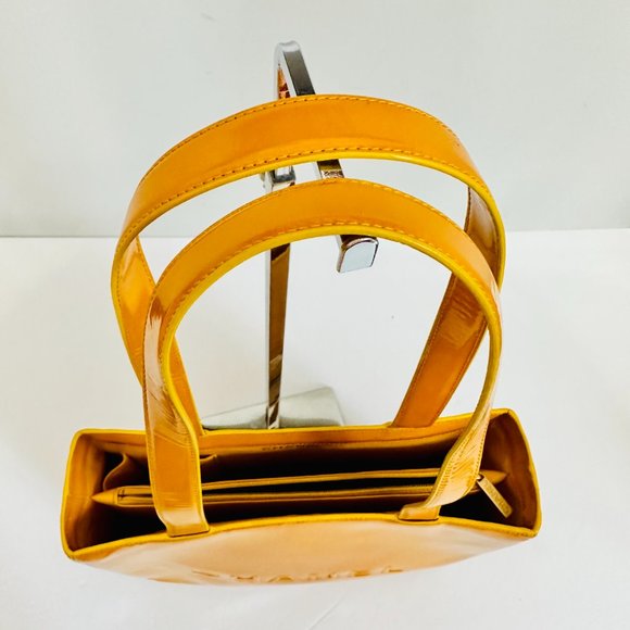 AUTHENTIC CHANEL PATENT LEATHER TOTE HANDLE BAG MADE IN FRANCE 6252108 W COA - Picture 4 of 13